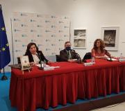 De izquierda a derecha: Mª Jesús Domínguez Sío, autora del libro; Ramón Jiménez, Coordinador de actividades de la Casa de Galicia; y Ángeles López, de la editorial Almuzara.