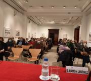 El libro de Mª Jesús Domínguez suscitó gran interés en el público asistente.