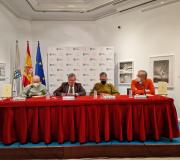 Participaron en el acto de presentación del libro, de izquierda a derecha: el poeta Javier Lostalé, el coordinador de Actividades de la Casa de Galicia en Madrid, Ramón Jiménez; el autor del libro, José Cereijo; y en representación de la Editorial Pre-Textos, Sergio Suárez Blanco.