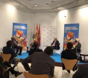 Participaron en la Mesa Redonda:José Manuel González Herrán, catedrático emérito de Literatura Española de la Universidad de Santiago de Compostela;  Ana María Freire López, catedrática de Literatura Española de la UNED; Darío Villanueva, catedrático emérito de Teoría de la Literatura y Literatura Comparada de la Universidad de Santiago de Compostela; y Xulia Santiso, conservadora de la Casa-Museo Emilia Pardo Bazán 