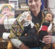 Susana Peleteiro con dos de sus creaciones