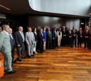 O vicepresidente primeiro e conselleiro de Economía, Industria e Innovación, Francisco Conde, acompañado polos asistentes a "Os Xantares de AEGAMA"