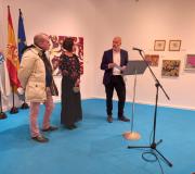 No acto de inauguración da exposición interviñeron o vicesecretario da Secretaría Xeral de Presidencia da Xunta de Galicia, Jesús Navazo e os pintores Belén Padrón e José Carlos Fernández Seoane