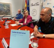 Un momento durante a intervención de Xabier Romero, director da Editorial Elvira