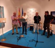 No acto de presentación acompañaron aos gaiteiros Miguel Ramalleira e Javier Franco (esquerda da imaxe), o presidente de FAGAMA, Horacio Rico; e o vicesecretario de Presidencia da Xunta de Galicia, Jesús Navazo.