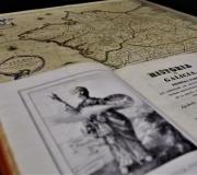 Imagen de mapa y libro de la Historia de Galicia