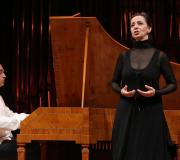 A soprano, Cecilia Lavilla Berganza, acompañada ao piano por Miguel Ituarte