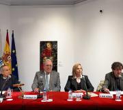 Na presentación do libro participaron, de esquerda a dereita: José G. Barral, autor do libro; Juan Serrano López, director da Casa de Galicia en Madrid; Pilar Falcón, presidenta do Club de Xornalistas Galegos en Madrid e académica da Academia Xacobea; e, Xosé Hermida, xornalista e escritor. 