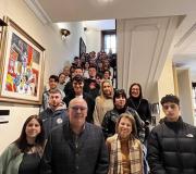 Juan Serrano con profesores y alumnos_0