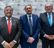 Julio Ancochea, Julio García Comesaña y el director de la Casa de Galicia, Juan Serrano