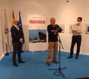 Un momento da presentación da exposición de fotografía por parte de Eduardo Cimadevila.
