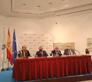 Participaron en el acto de presentación del libro, de izquierda a derecha: su autor, Juan Paredes; el coordinador de Actividades de la Casa de Galicia, Ramón Jiménez; el catedrático de la Universidad de Ginebra, Carlos Alvar y el presidente del Grupo Editorial Sial-Pigmalión, Basilio Rodríguez Cañada.