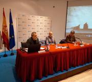 Participaron no acto de presentación, de esquerda a dereita: Luís Menéndez, director do documental; Jesús Navazo, vicesecretario de Presidencia da Xunta de Galicia;  e o escritor Miguel Anxo Murado..