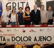 Posado dos participantes no acto