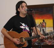 Al Vila nun momento do concerto. 
