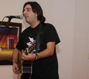 Al Vila nun momento do concerto. 
