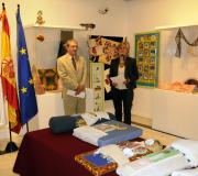 O presidente do Centro Galego de Móstoles Francisco Rodríguez Santiago e a coordinadora de Actividades da Xunta, Ana Rodríguez Barrena nun momento da inauguración