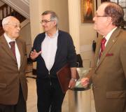 Conversando, antes do acto.