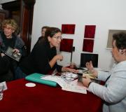 A autora firma sua obra
