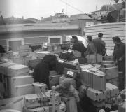 Buscando a súa maleta. A Coruña, 1963