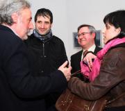 O escritor Julio Llamazares departe con David Vázquez, Ramón Jiménez e Cristina López ao remate do acto