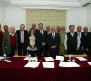 Os participantes posan con García Gómez e Ónega .