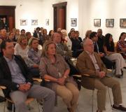 Parte dos asistentes a  presentación coa familia na primeira fila