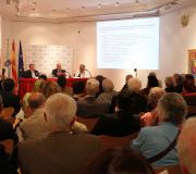 A sala, dende un punto medio.