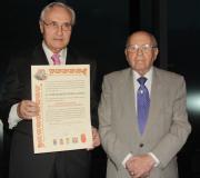 Con Enrique Santín, que lle entregou o diploma
