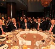 Mesa  de José Ramón Ónega no amplo salón panorámico, situado no piso 30 da torre Eurostars