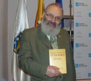 O autor co libro.