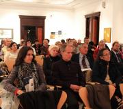 Parte del público escucha atentamente la ponencia sobre la huella de lo jacobeo en el folclore castellano