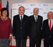 Ángeles Filgueira Iglesias, filla  do homenaxeado; o delegado da Xunta e director da Casa José Ramón Ónega López; o presidente do Consello de Estado, José Manuel Romay Beccaría e o presidente da Academia Galega, Xesús Alonso Montero.