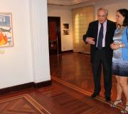 José Ramón Ónega y Belén do Campo comentan el cartel del año 2013 de la exposición.