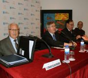 Jiménez presentando o acto.