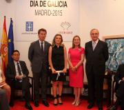 Núñez Feijóo, a vicedecana da Facultade de Dereito da UNED Fátima Yáñez Vivero, Ana Pastor e José Ramón Ónega.