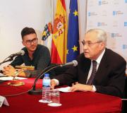O delegado, José Ramón Ónega fixo a presentación do ponente Diego Pardo.