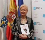 Rosa María Milleiro con seu novo libro.