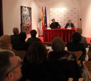 O ciclo de conferencias conta cun público fiel e amante do arte.
