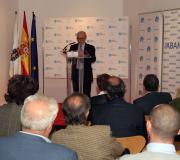 José Cerdeira presenta aos novos asociados.