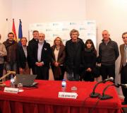 Etxeberría e Ortiz con parte do equipo que traballou na procura dos restos de Cervantes.