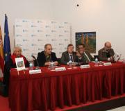 Na mesa, Antonino Nieto, Francisco Álvarez KOKI, Ramón Jiménez, Vicente Araguas e Basilio R. Cañada.