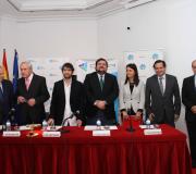 O presidente da Autoridade Portuaria de Ferrol-San Cibrao, José Manuel Vilariño, o delegado da Xunta de Galicia en Madrid e director da Casa de Galicia, José Ramón Ónega López, o alcalde de Ferrol, Jorge Suárez, o presidente de Cofer, Cristóbal Dobarro, a directora da Oficina do Plan de Reindustrialización de Ferrolterra, Natalia Barros, o presidente da Confederación Empresarial de Madri