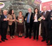 O presidente e o vogal da Asociación Madrileña de Sumilleres, Javier Gila e Manuel Ubago; a directora xeral de Gandería, Agricultura e Industrias Agroalimentarias, Belén do Campo; a vicepresidenta da Federación Internacional de Xornalistas e Escritores do Viño, María Isabel Mijares; o sumiller e autor da Guía Luís Paadin; a conselleira de Medio Rural, Ángeles Vázquez; o delegado da Xunt
