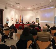Un momento da presentación, con público.