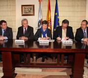 Quintana e Vilches asinan o convenio.