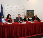 2. Alicia Esteban, Ramón Jiménez, Mercedes Aguirre e José María de la Torre  na mesa.