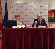 2. O delegado da Xunta en Madrid, José Ramón Ónega y e a Dra. Elena Pérez-Monserrat.