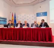 2. De esquerda a dereita da mesa, Mario Crecente, o delegado da Xunta José Ramón Ónega, Manuel Baltar, Fernando Bayón e Javier Guillén FOTO ALBERTO PAZ.