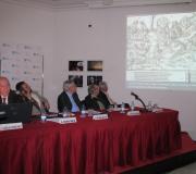 Los miembros de la mesa en una de las ponencias.